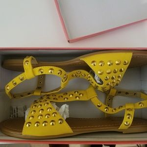 Mustsrd Top Moda Spiked Sandal